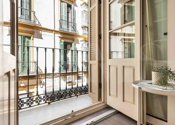 Eclectic & Elegant Apartment By Rems